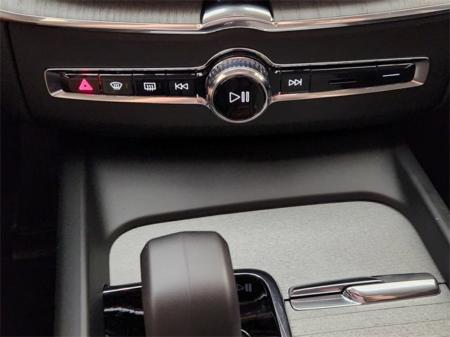 New 2025 Volvo XC60 B5 Plus w/ Climate Package image 19