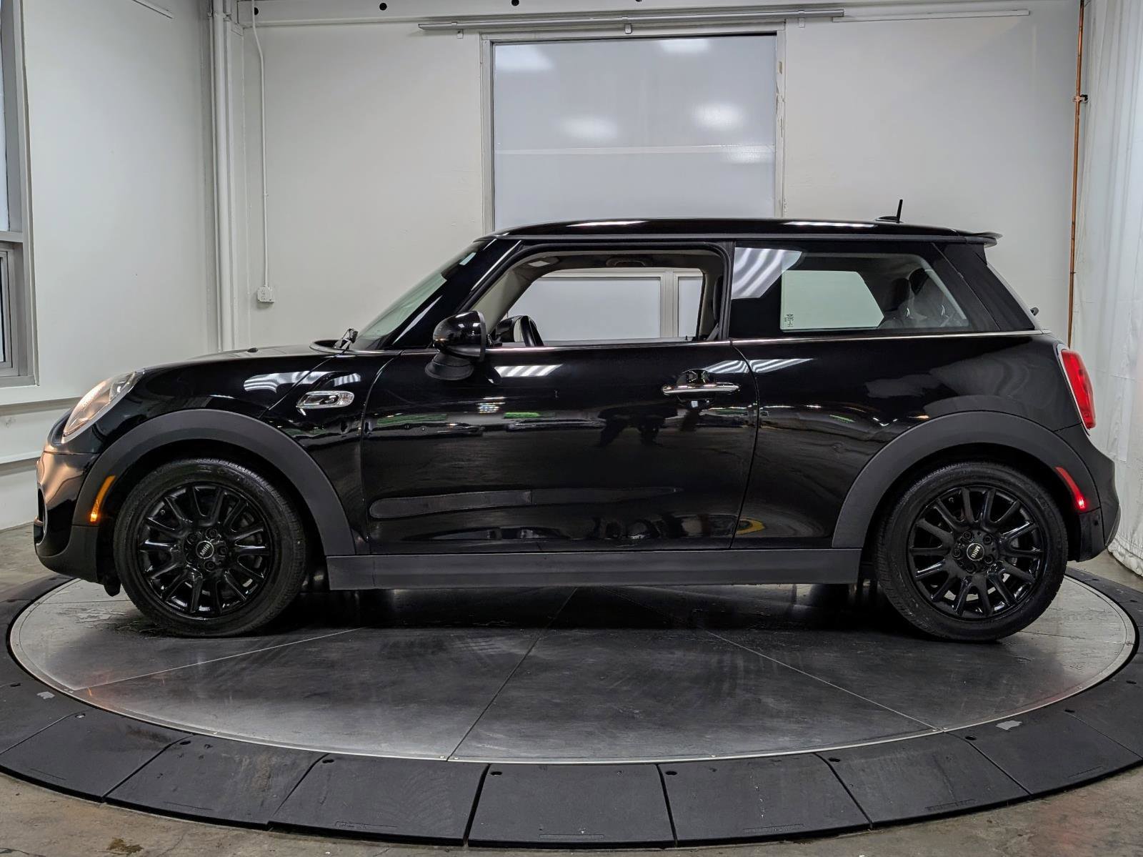 Used 2018 MINI Cooper S FWD image 6