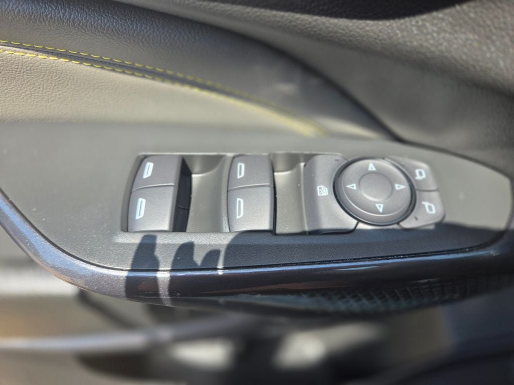 Used 2026 Chevrolet Trax ACTIV FWD image 28