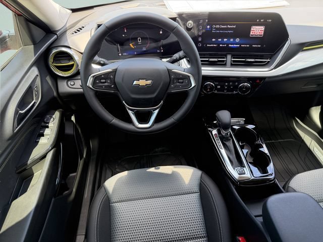 New 2026 Chevrolet Trax LT w/ LT Convenience Package FWD image 18