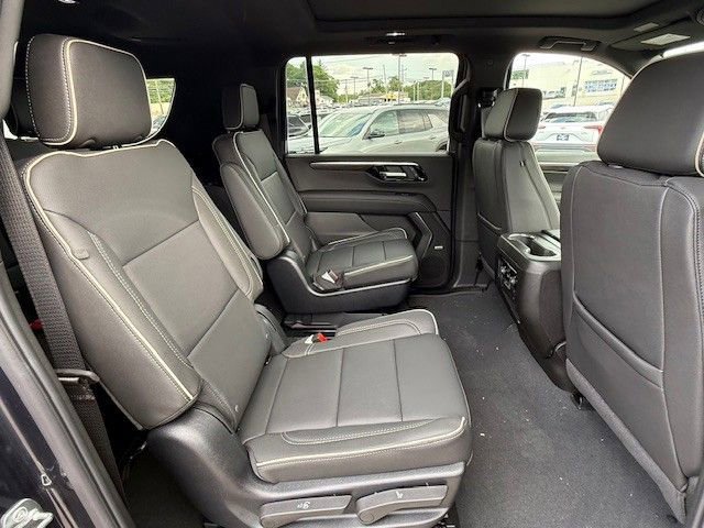 New 2025 Chevrolet Suburban Premier AWD/4WD image 16
