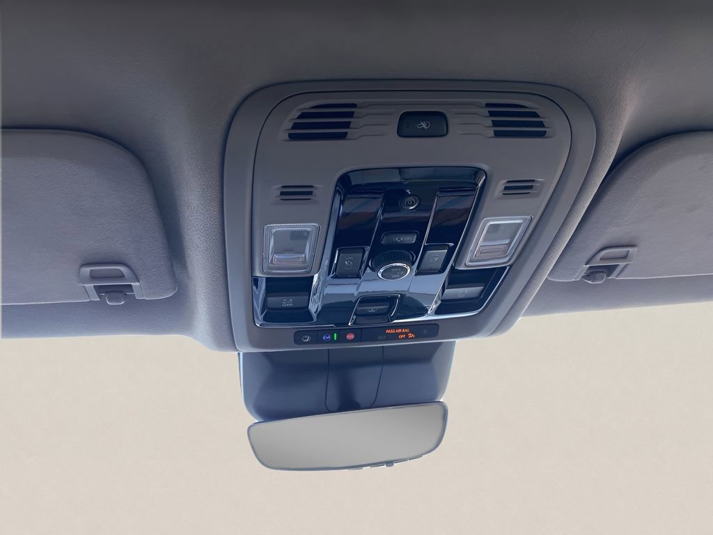 Certified 2025 Cadillac Escalade Premium Luxury Platinum w/ LPO, Floor Liner Package AWD/4WD image 27