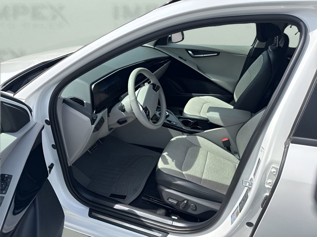 Used 2024 Kia Niro Wave w/ Wave Preserve Package image 9