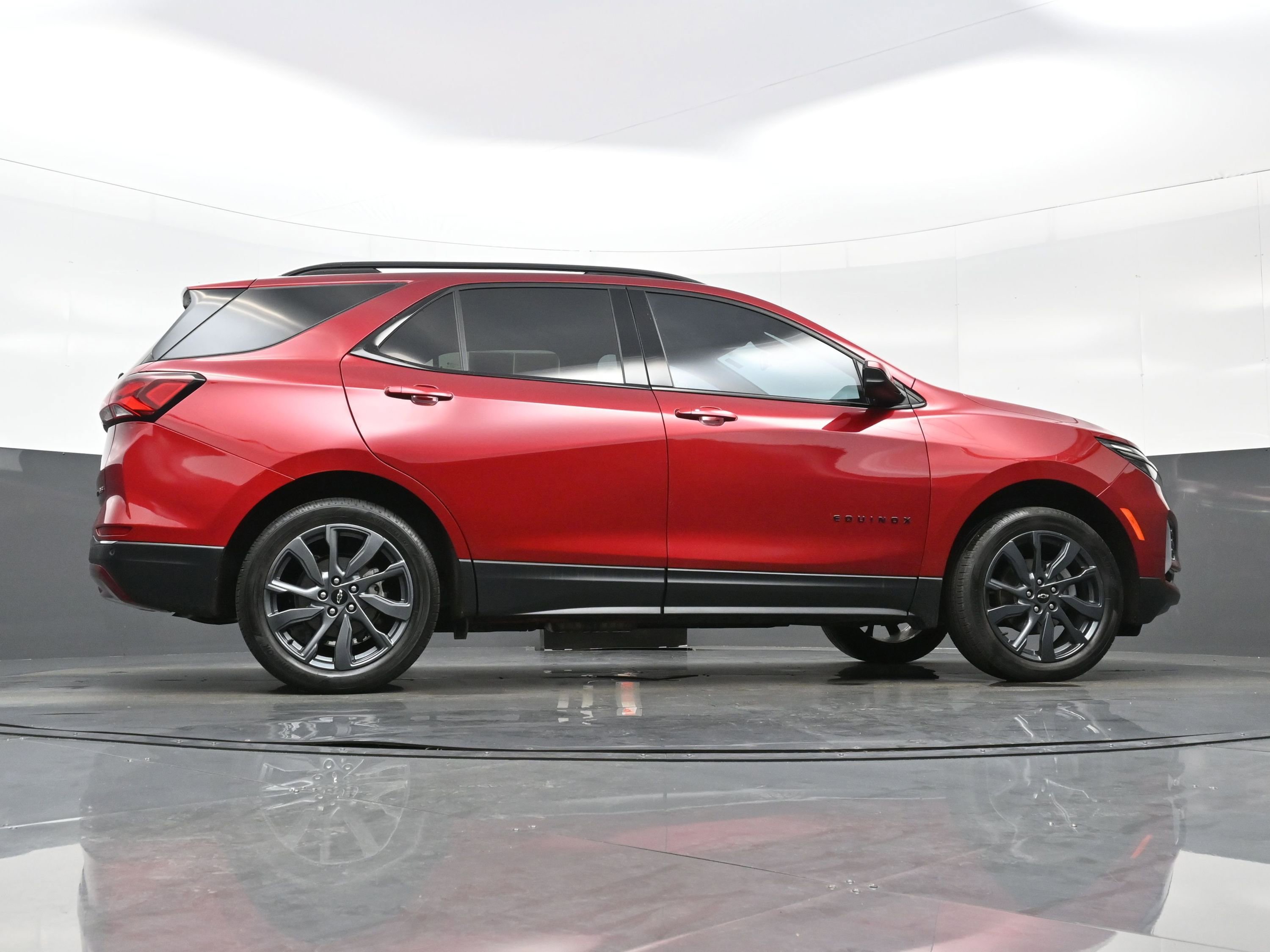 Used 2023 Chevrolet Equinox RS image 43