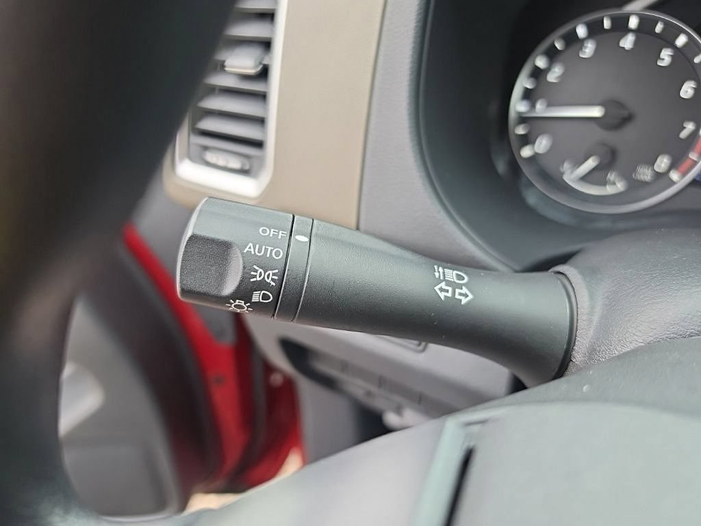 Used 2022 Nissan Frontier SV AWD/4WD image 14