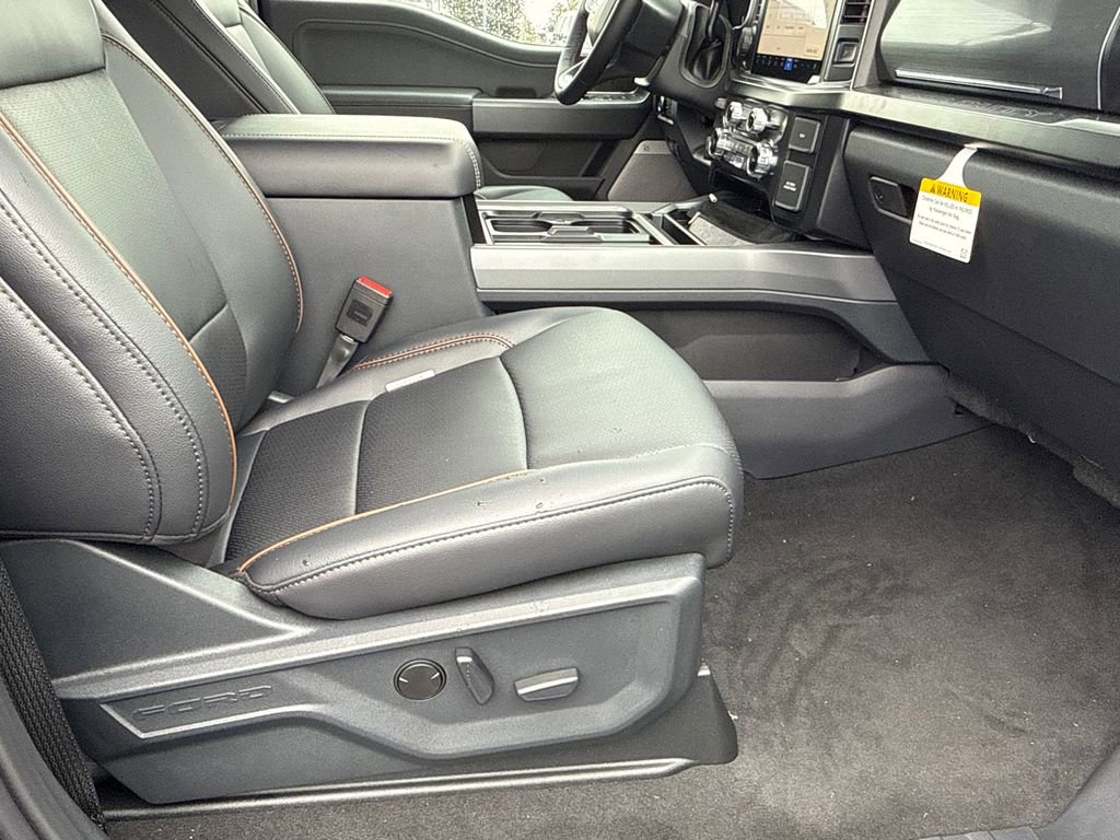 New 2026 Ford F250 Lariat w/ Black Appearance Package image 13
