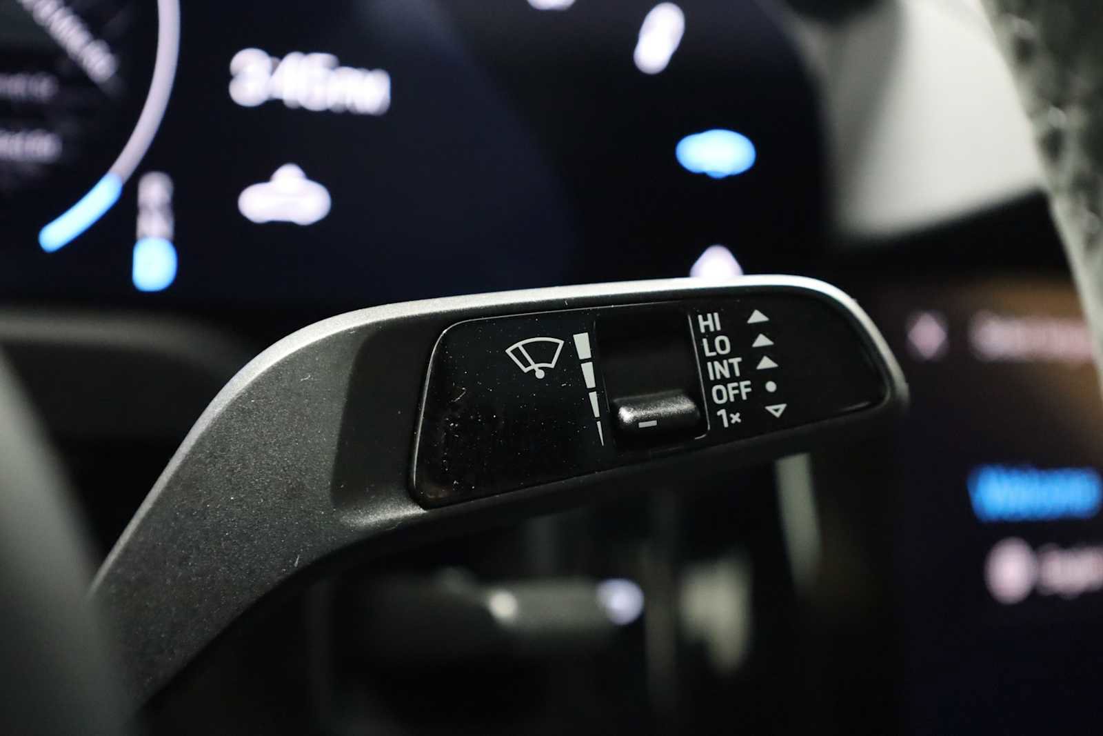 Certified 2025 Porsche Taycan image 31