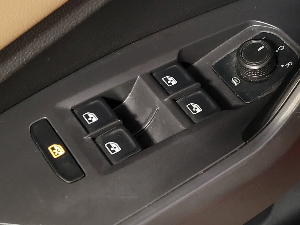 Used 2019 Volkswagen Jetta SE FWD image 27