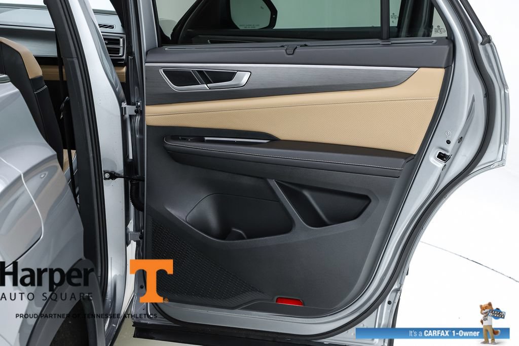 Used 2025 Volkswagen Atlas Cross Sport SE w/ Panoramic Sunroof Package AWD/4WD image 31