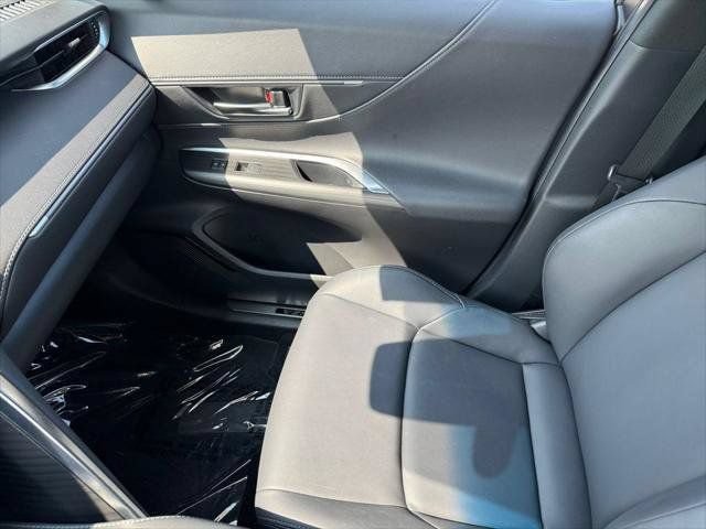 Certified 2024 Toyota Venza XLE AWD/4WD image 90