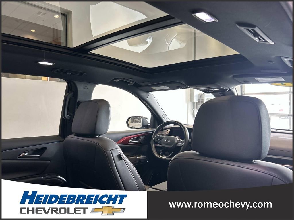 Used 2024 Chevrolet Traverse RS w/ LPO, Floor Liner Package image 32