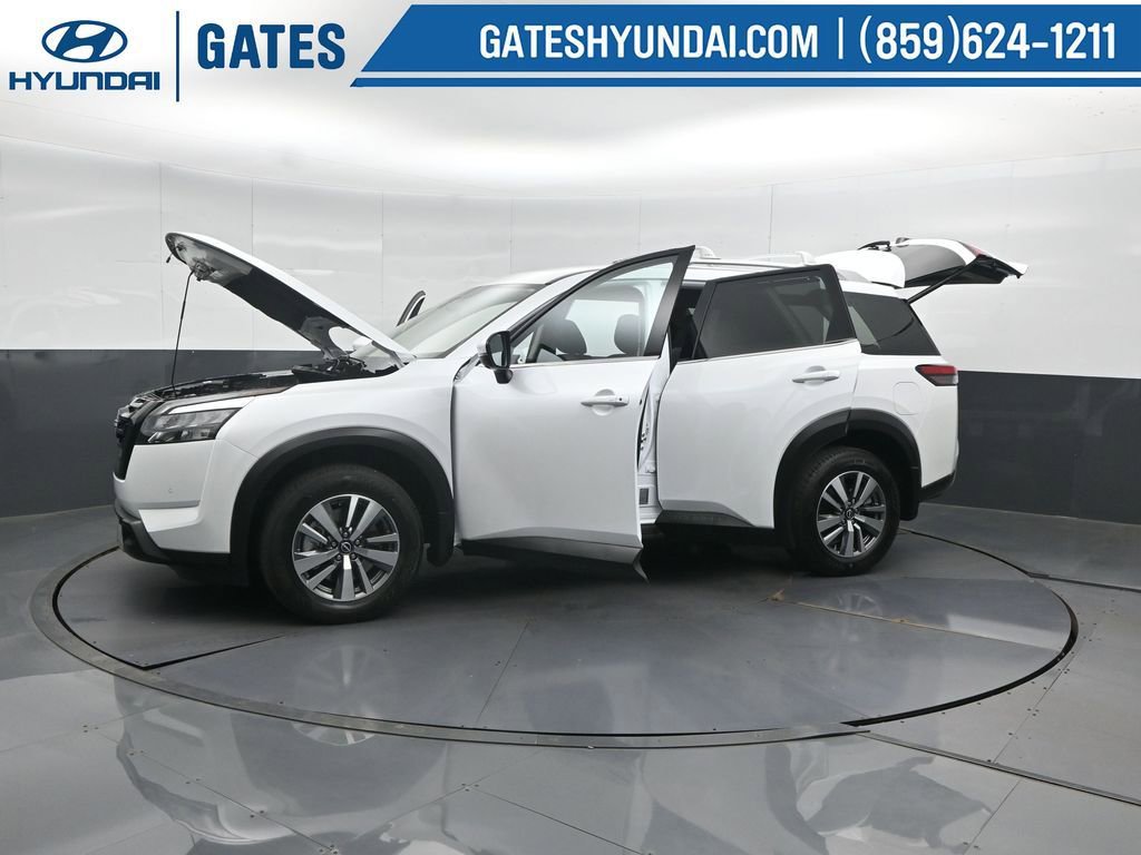 Used 2025 Nissan Pathfinder SL w/ Black Appearance Package AWD/4WD image 55