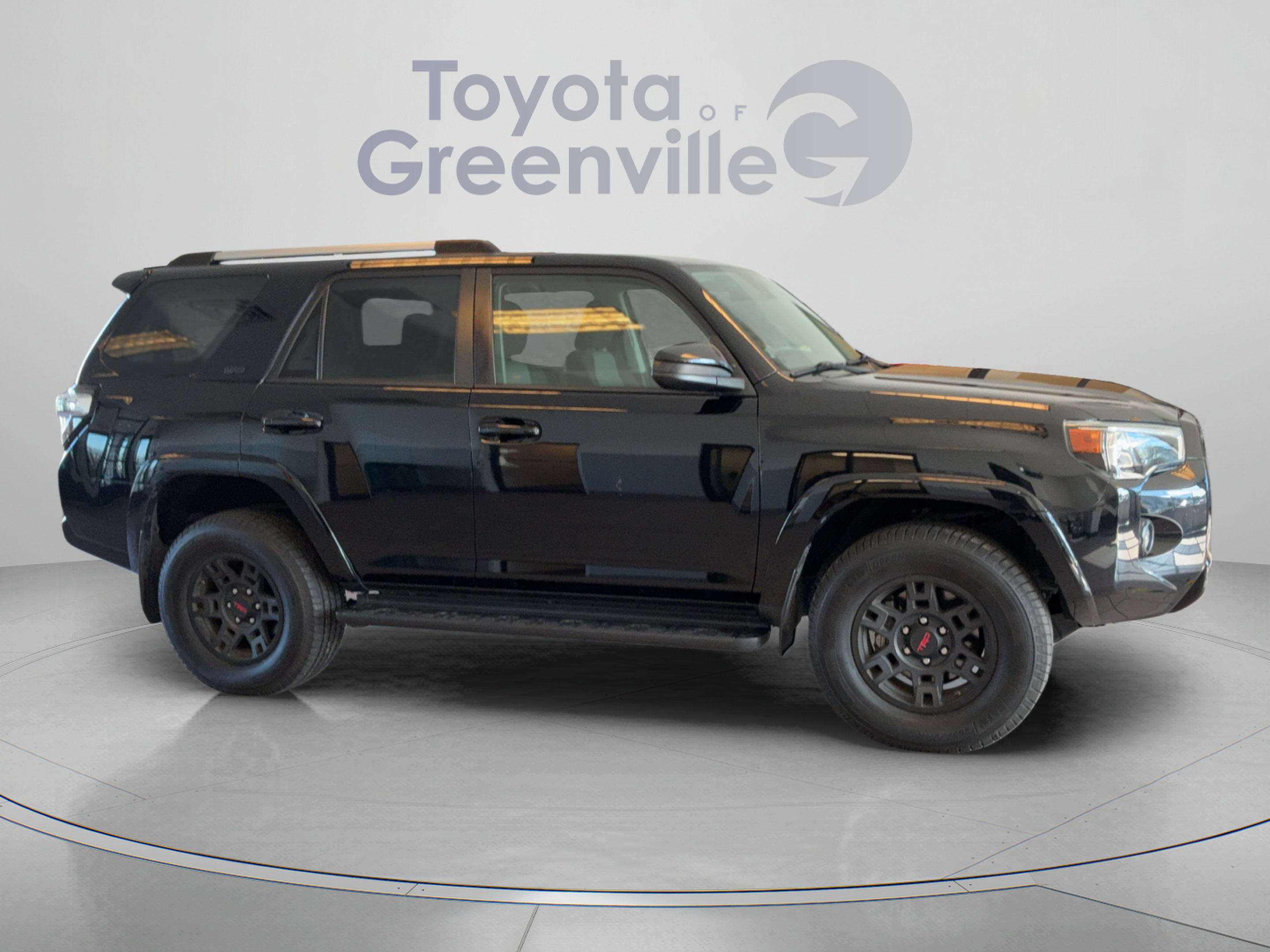 Used 2020 Toyota 4Runner SR5 AWD/4WD image 7
