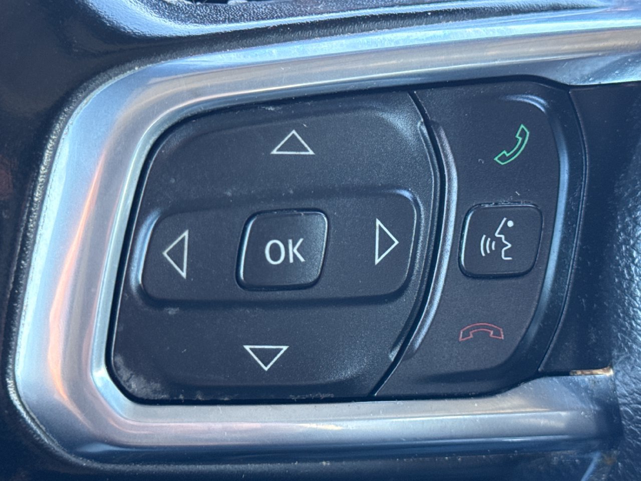 Used 2021 Jeep Wrangler Unlimited Sahara w/ Uconnect 4C Nav & Sound Group AWD/4WD image 26