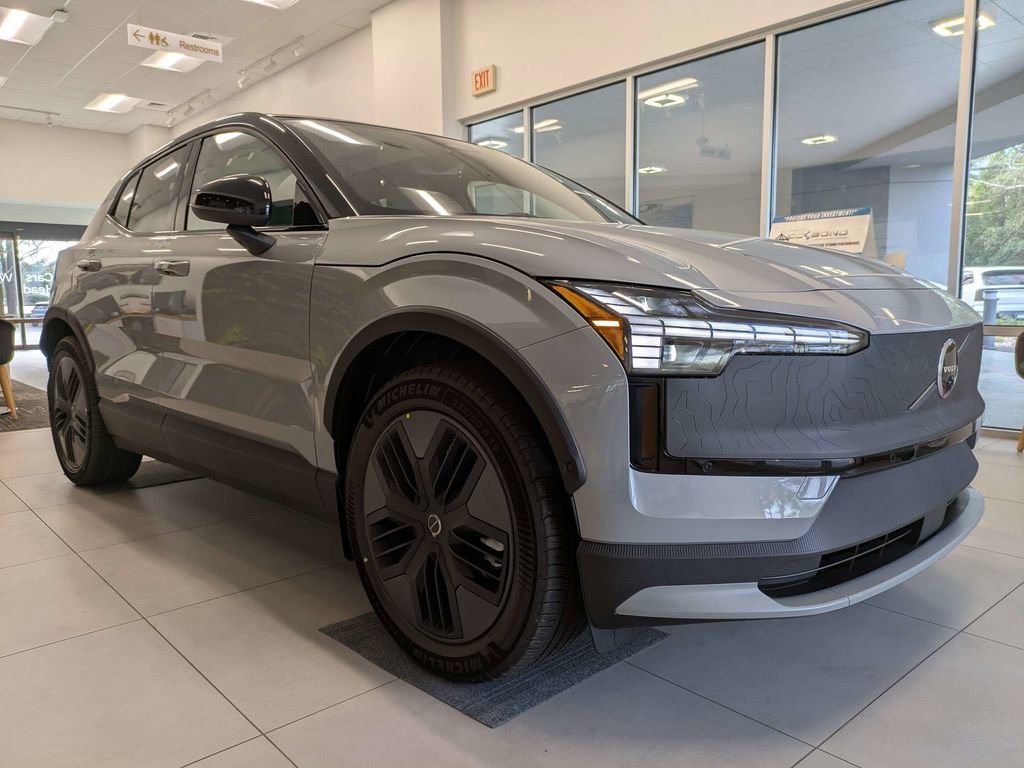 Used 2026 Volvo EX30 Cross Country Ultra w/ Protection Package Premier image 2