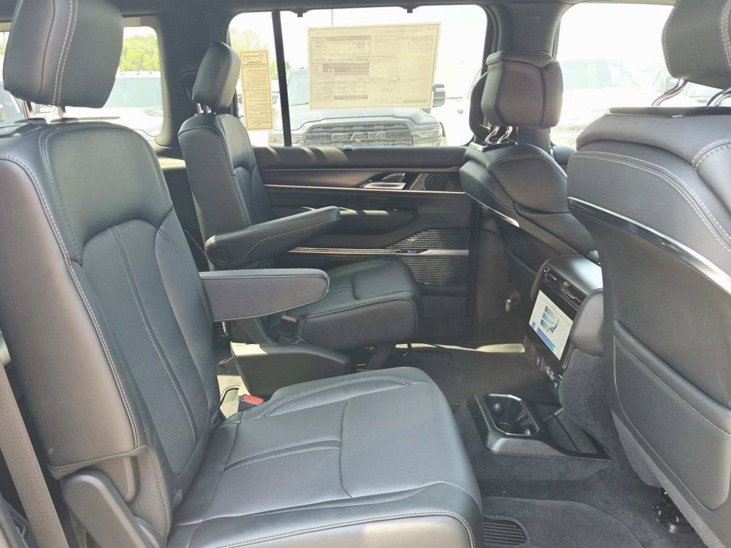 New 2026 Jeep Grand Wagoneer Summit AWD/4WD image 21