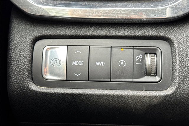 Used 2024 GMC Acadia Elevation image 42