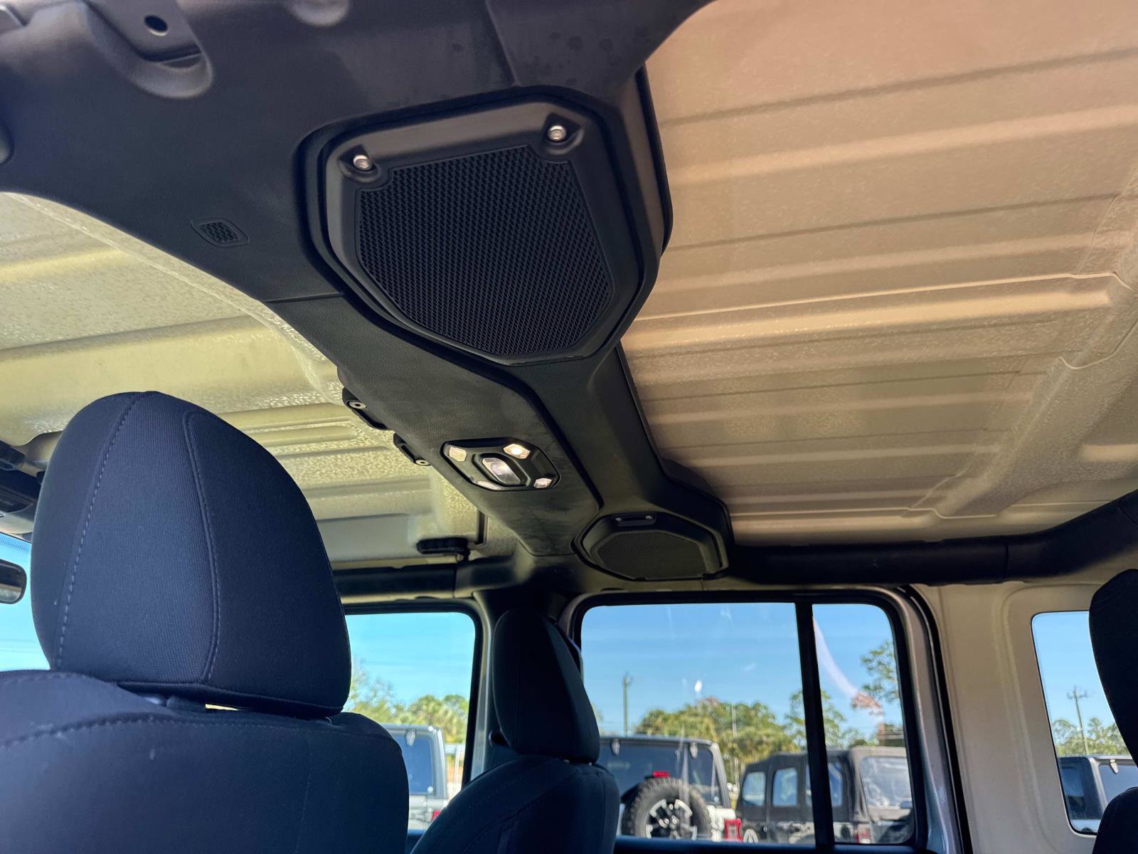 Used 2020 Jeep Wrangler Willys image 16