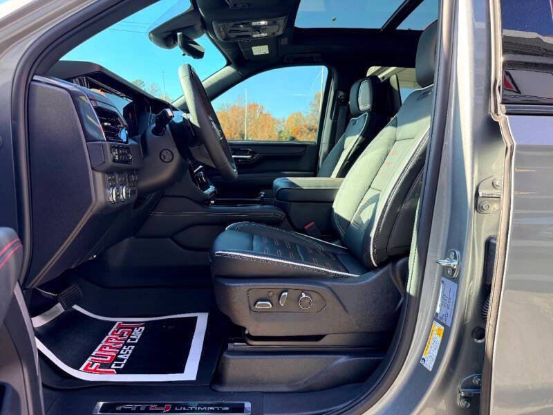Used 2025 GMC Yukon AT4 Ultimate w/ LPO, Floor Liner Package AWD/4WD image 21