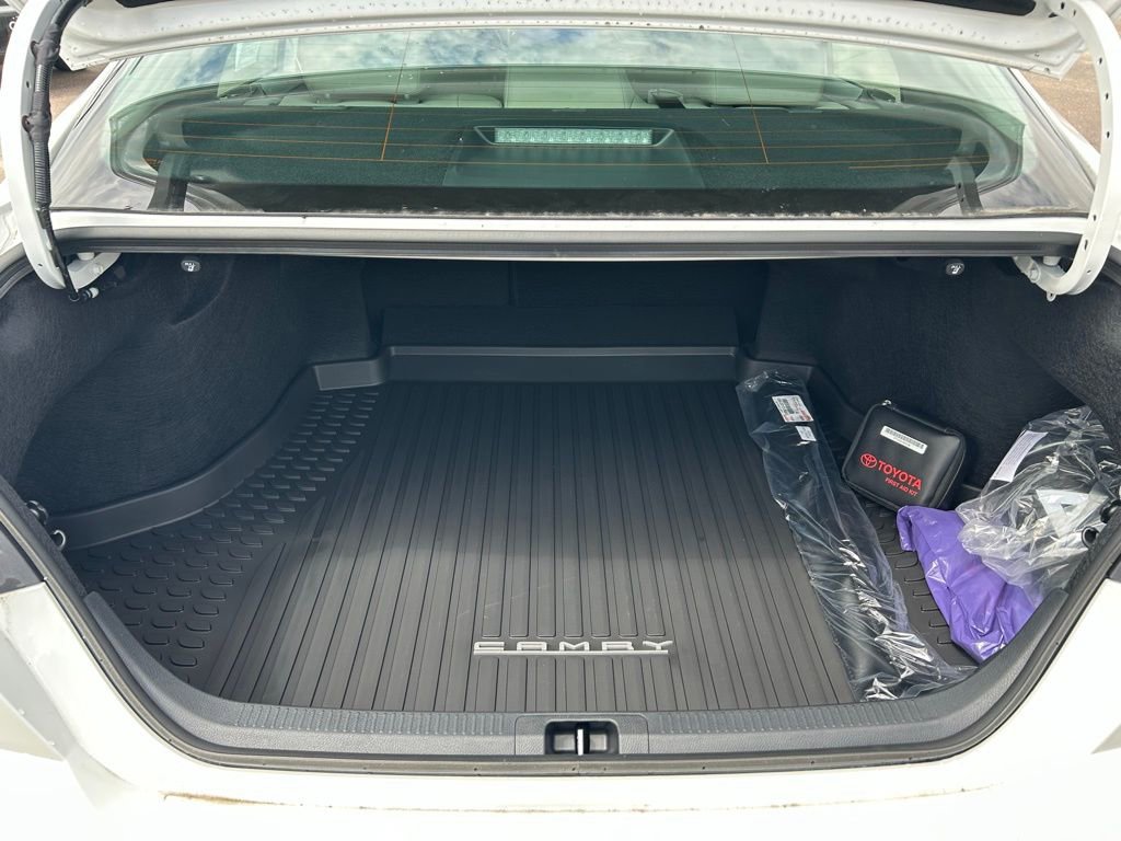 Used 2025 Toyota Camry XLE image 30