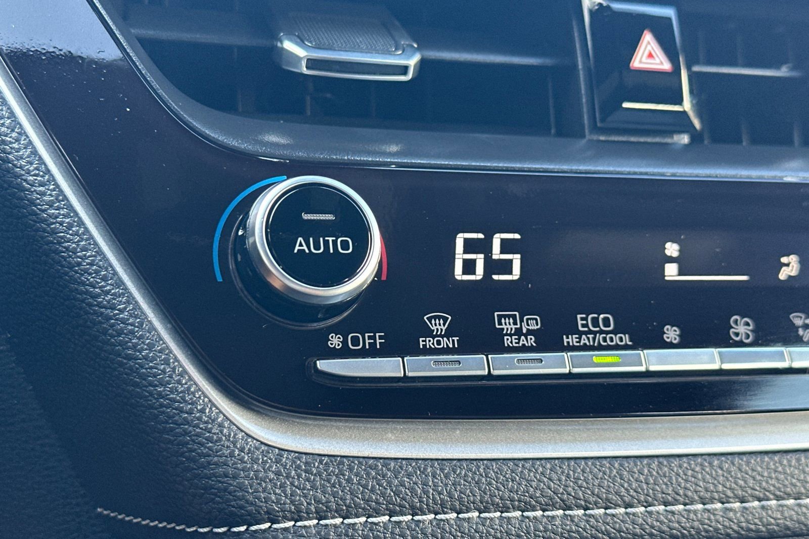 Certified 2019 Toyota Corolla XSE FWD image 30
