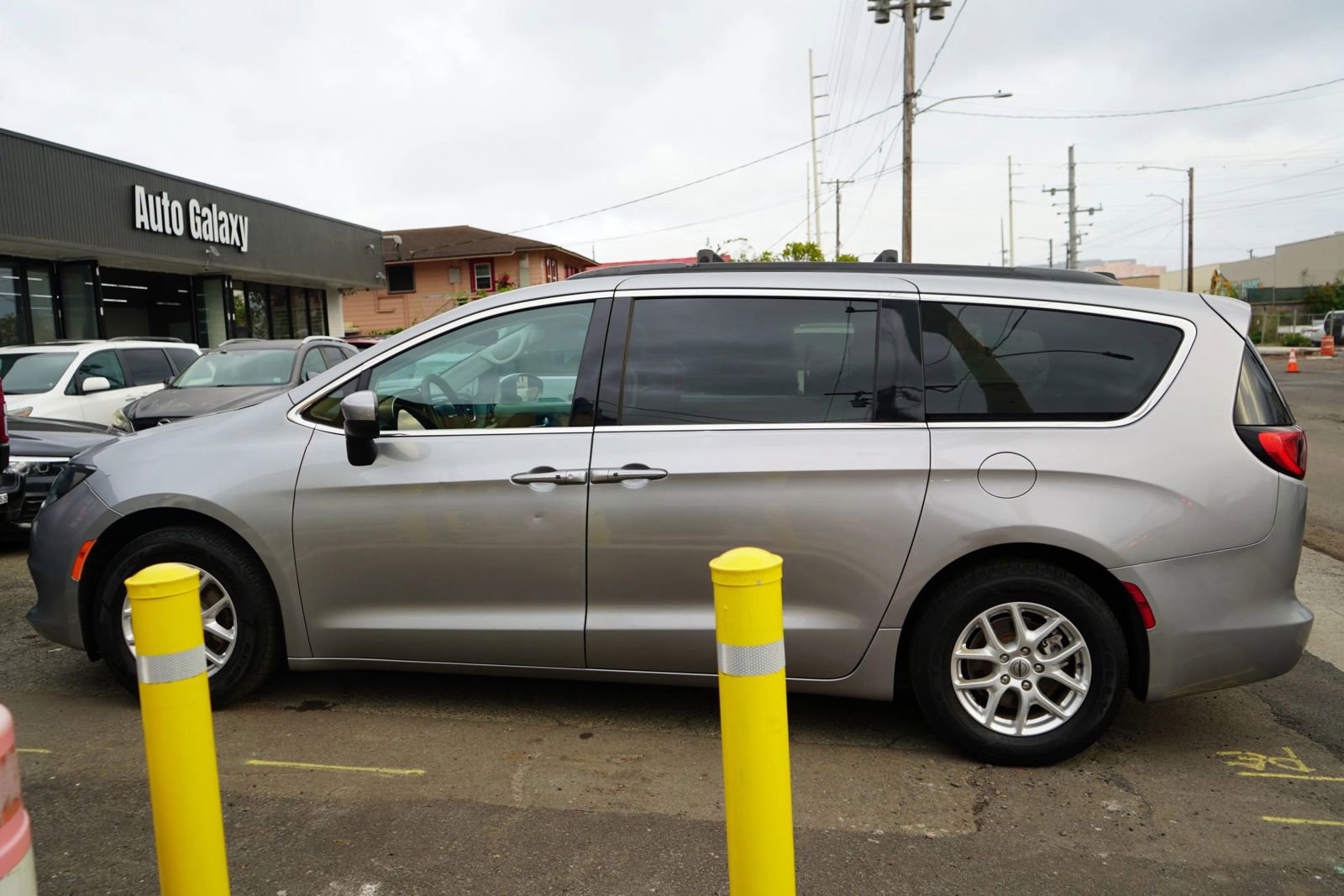 Used 2021 Chrysler Voyager Lxi image 2