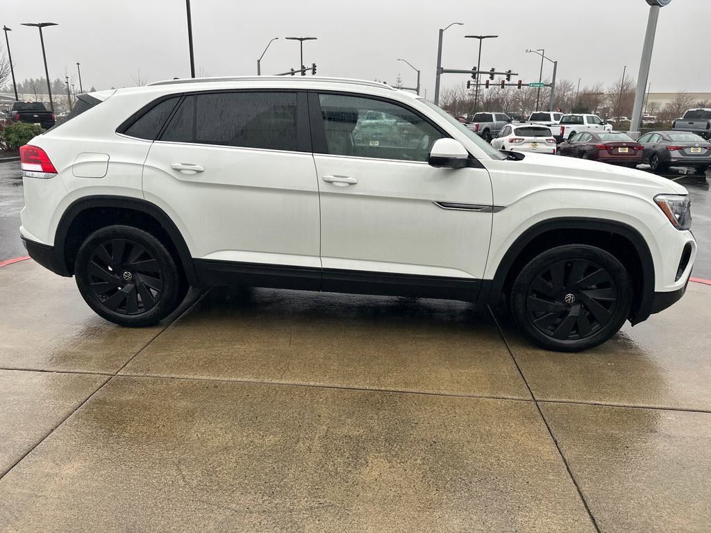 Used 2024 Volkswagen Atlas Cross Sport SE image 5