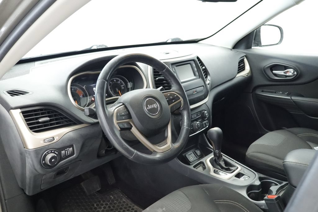 Certified 2016 Jeep Cherokee Latitude w/ Cold Weather Group FWD image 25