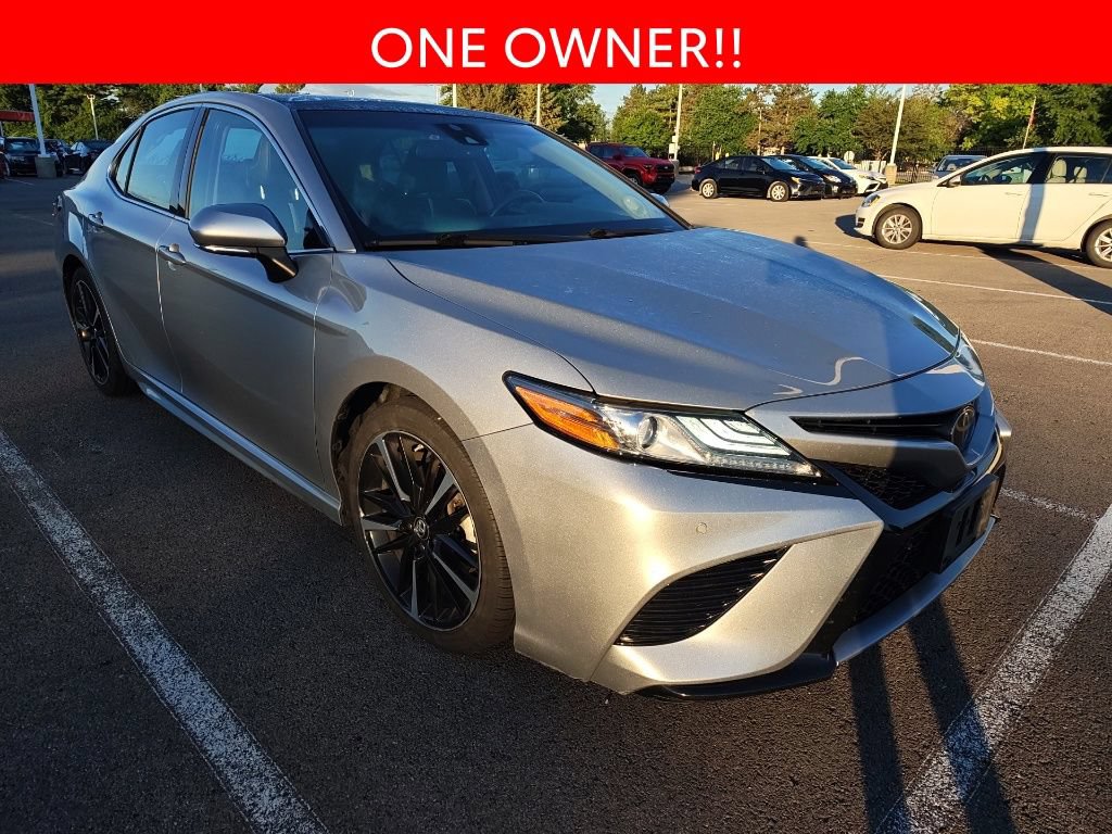 Used 2018 Toyota Camry XSE FWD image 3