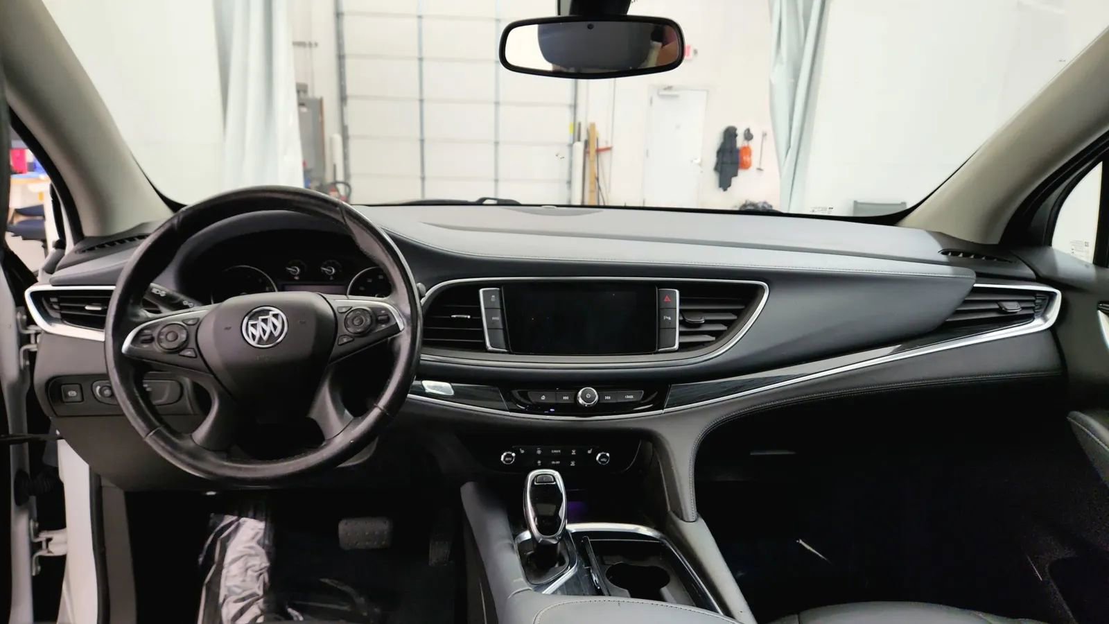 Used 2019 Buick Enclave Essence image 28