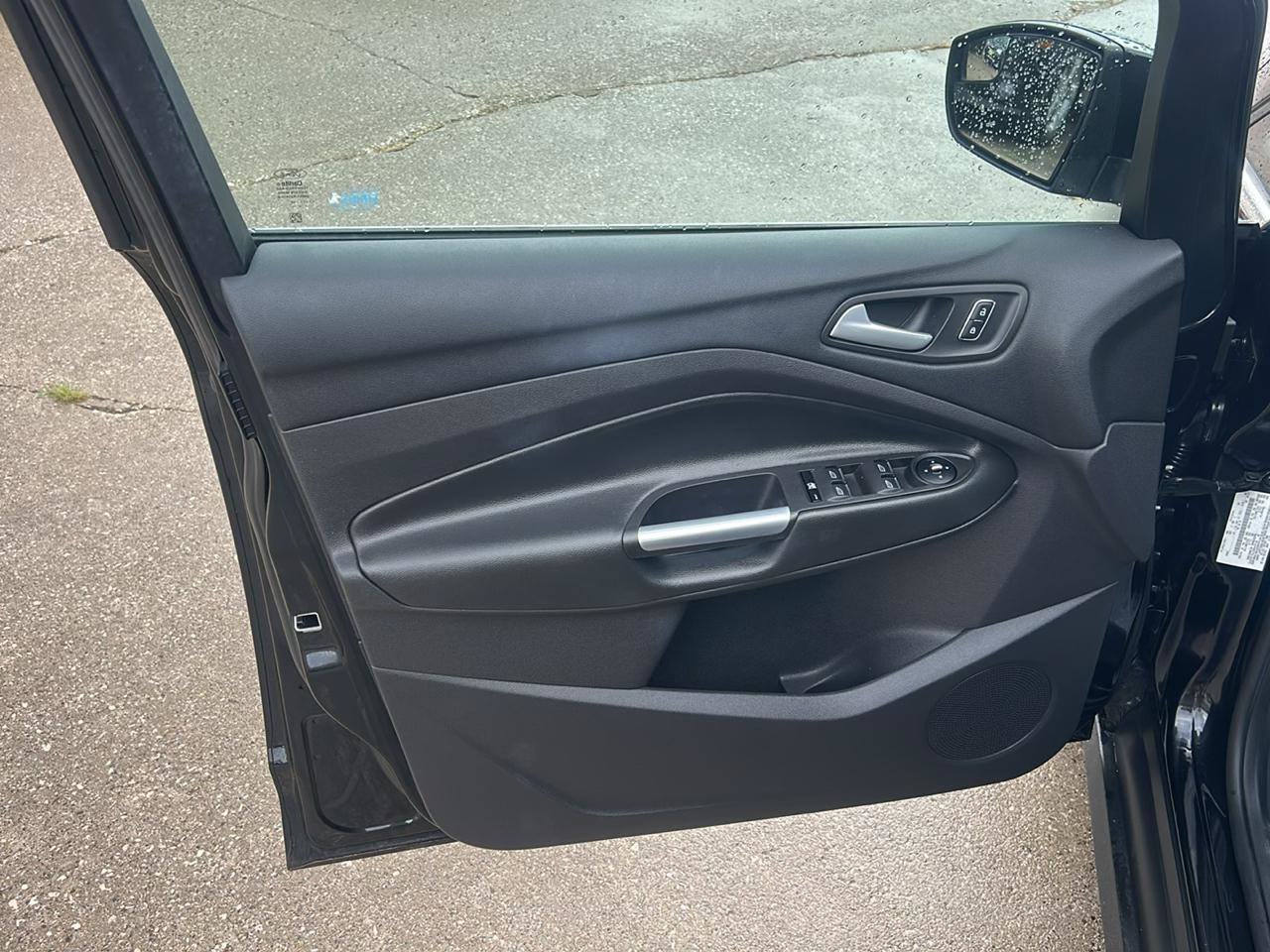 Used 2013 Ford C-MAX SEL FWD image 9