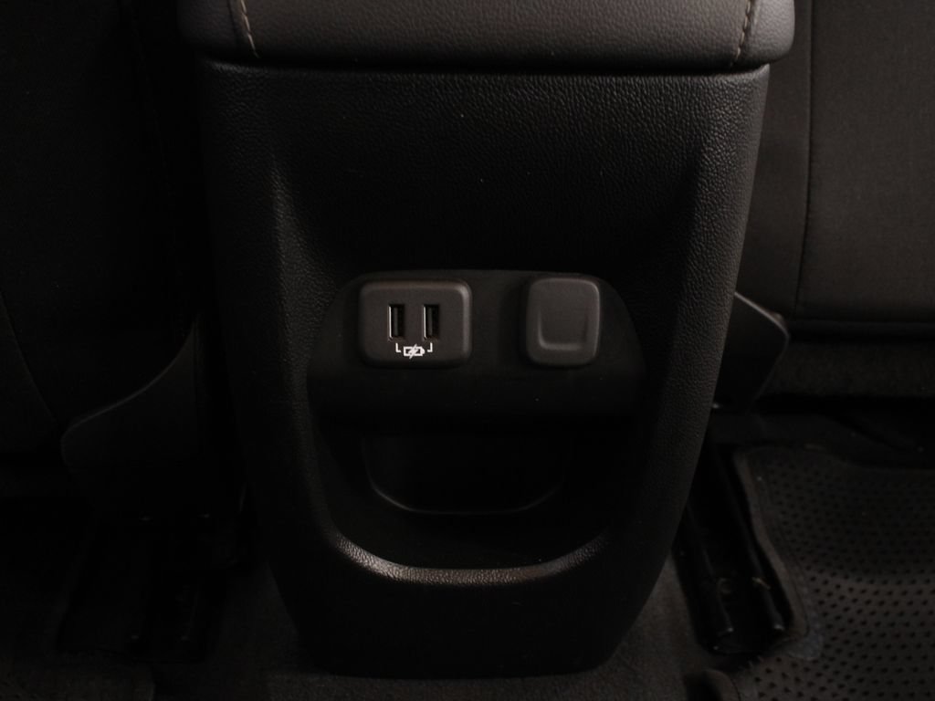 Used 2022 Chevrolet Colorado LT w/ Safety Package RWD image 29