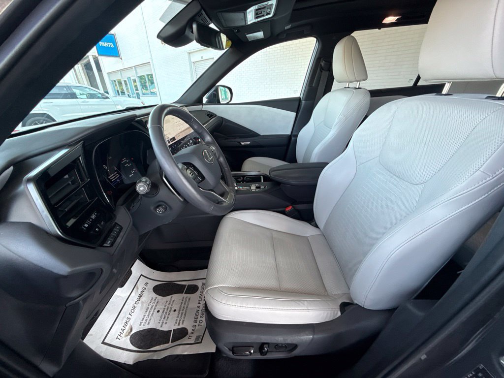 Used 2025 Lexus TX 350 AWD w/ Technology Package image 34