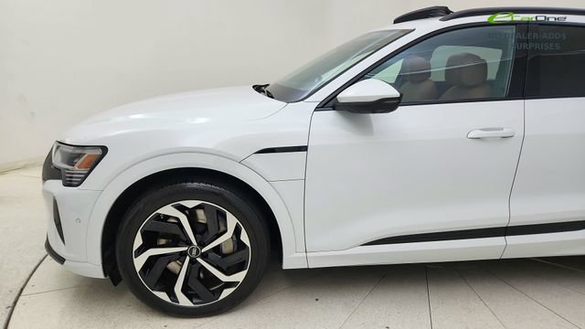 Used 2024 Audi Q8 e-tron Prestige w/ Prestige Package AWD/4WD image 10