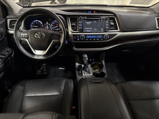 Used 2014 Toyota Highlander XLE AWD/4WD image 26