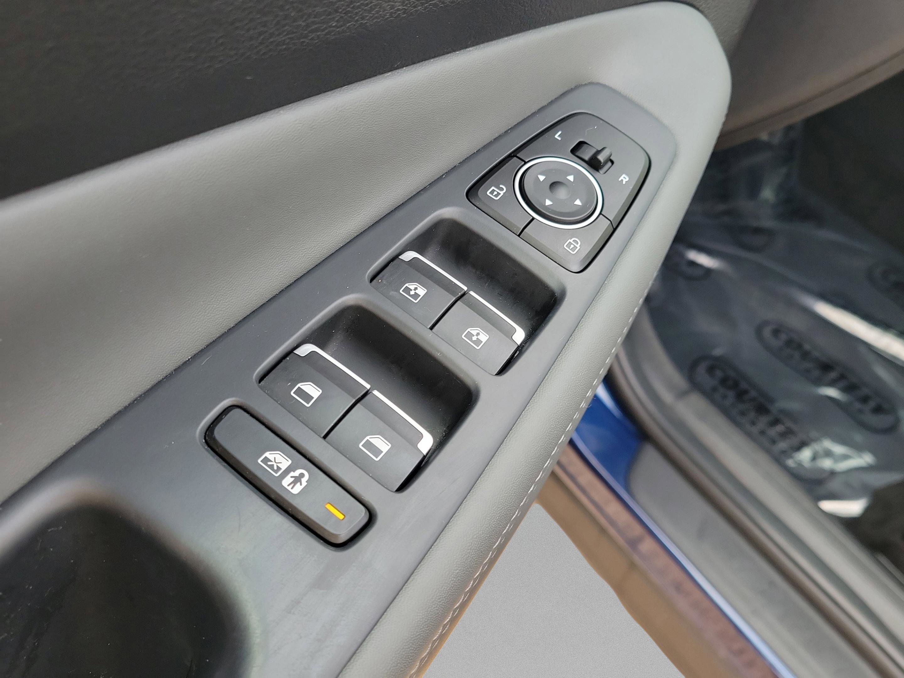 Used 2023 Hyundai Santa Fe SEL w/ Premium Package image 19