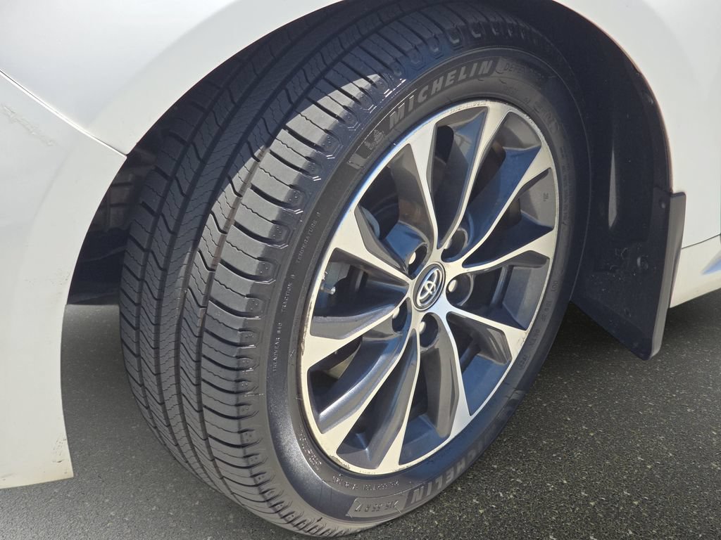 Used 2016 Toyota Avalon Limited FWD image 35