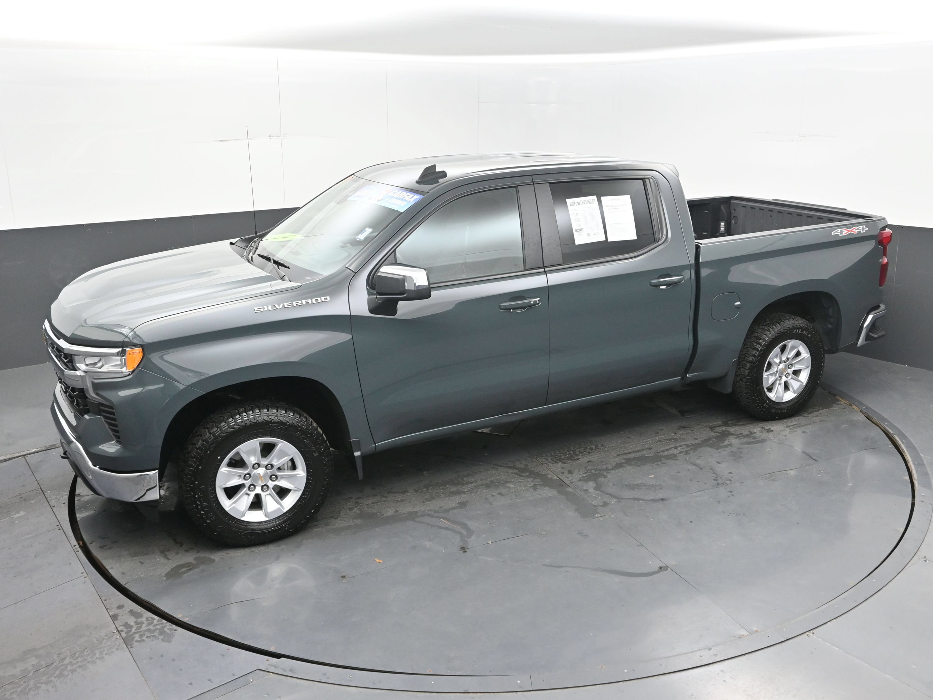 Used 2025 Chevrolet Silverado 1500 LT AWD/4WD image 33