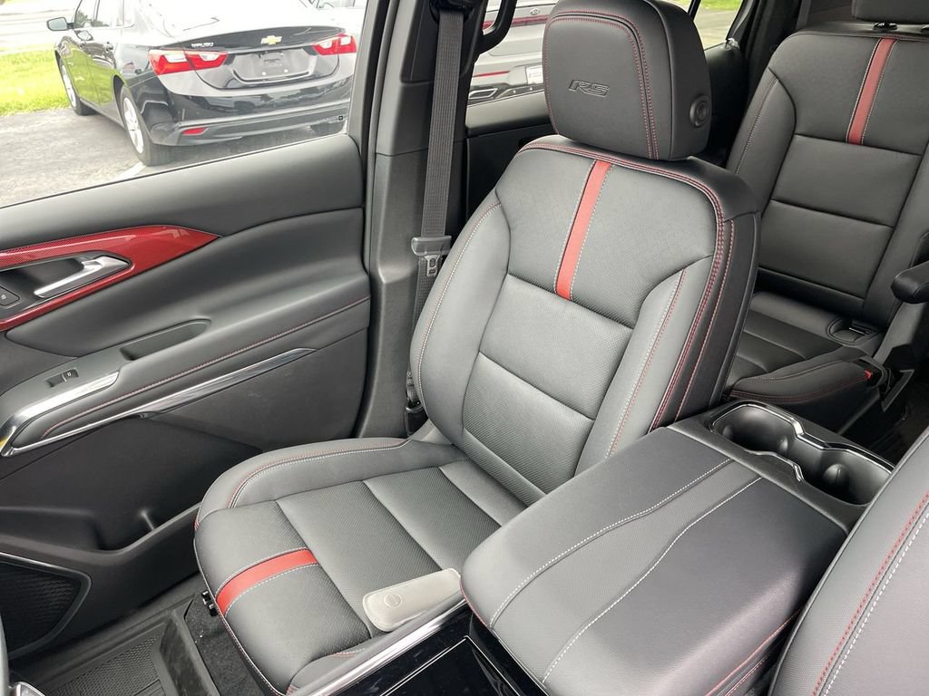 New 2026 Chevrolet Traverse RS w/ LPO, Floor Liner Package AWD/4WD image 26