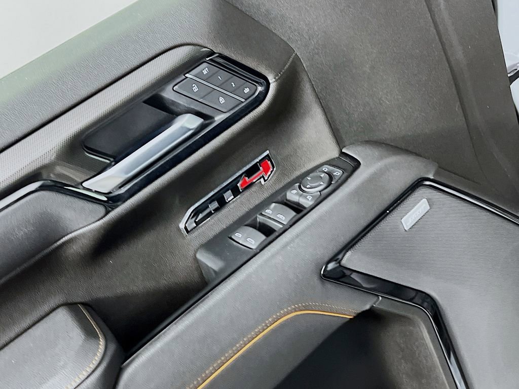 Certified 2025 GMC Sierra 1500 AT4 w/ AT4 Premium Package AWD/4WD image 17