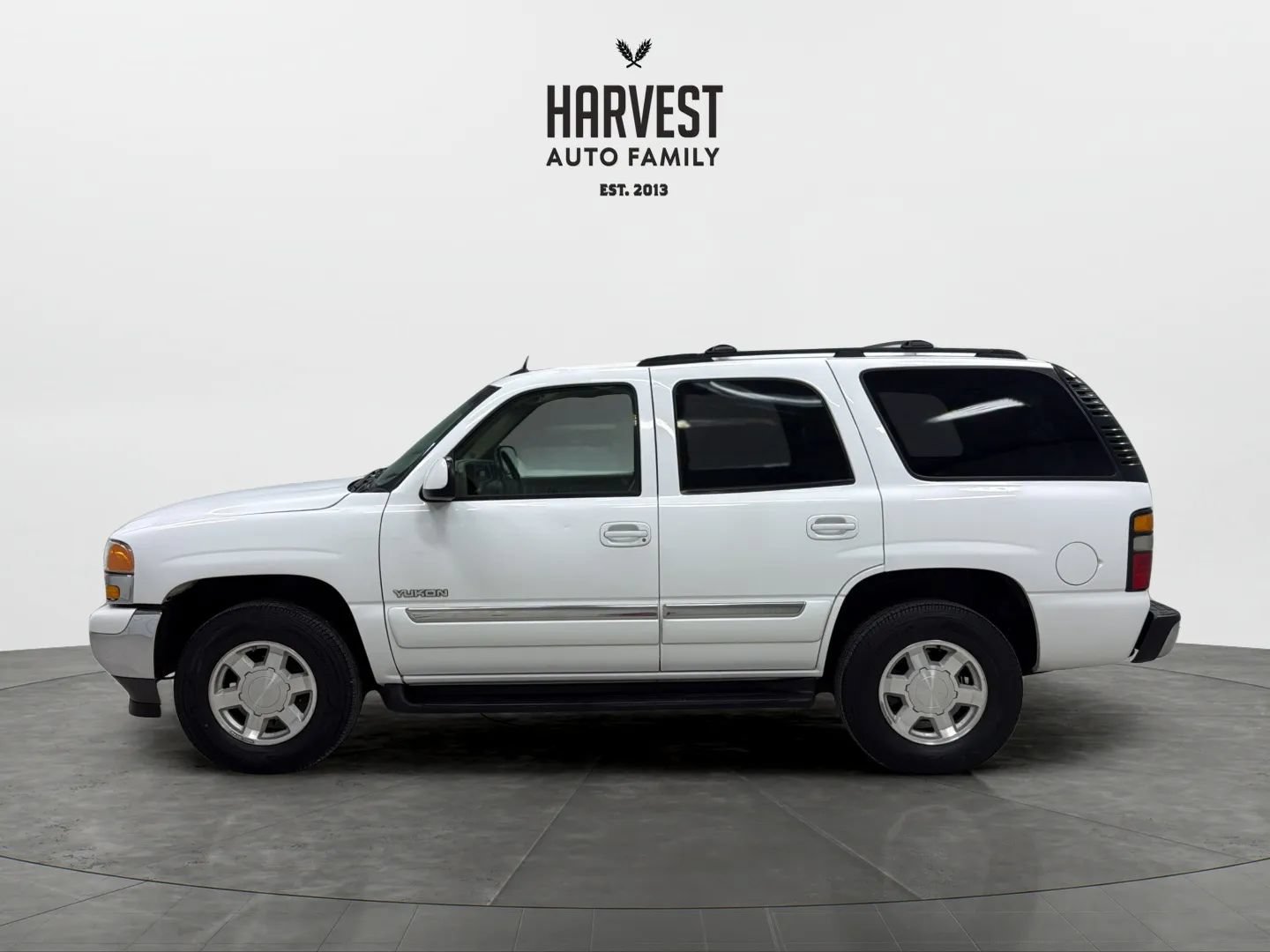 Used 2005 GMC Yukon SLT w/ SLT Preferred Equipment Group AWD/4WD image 2