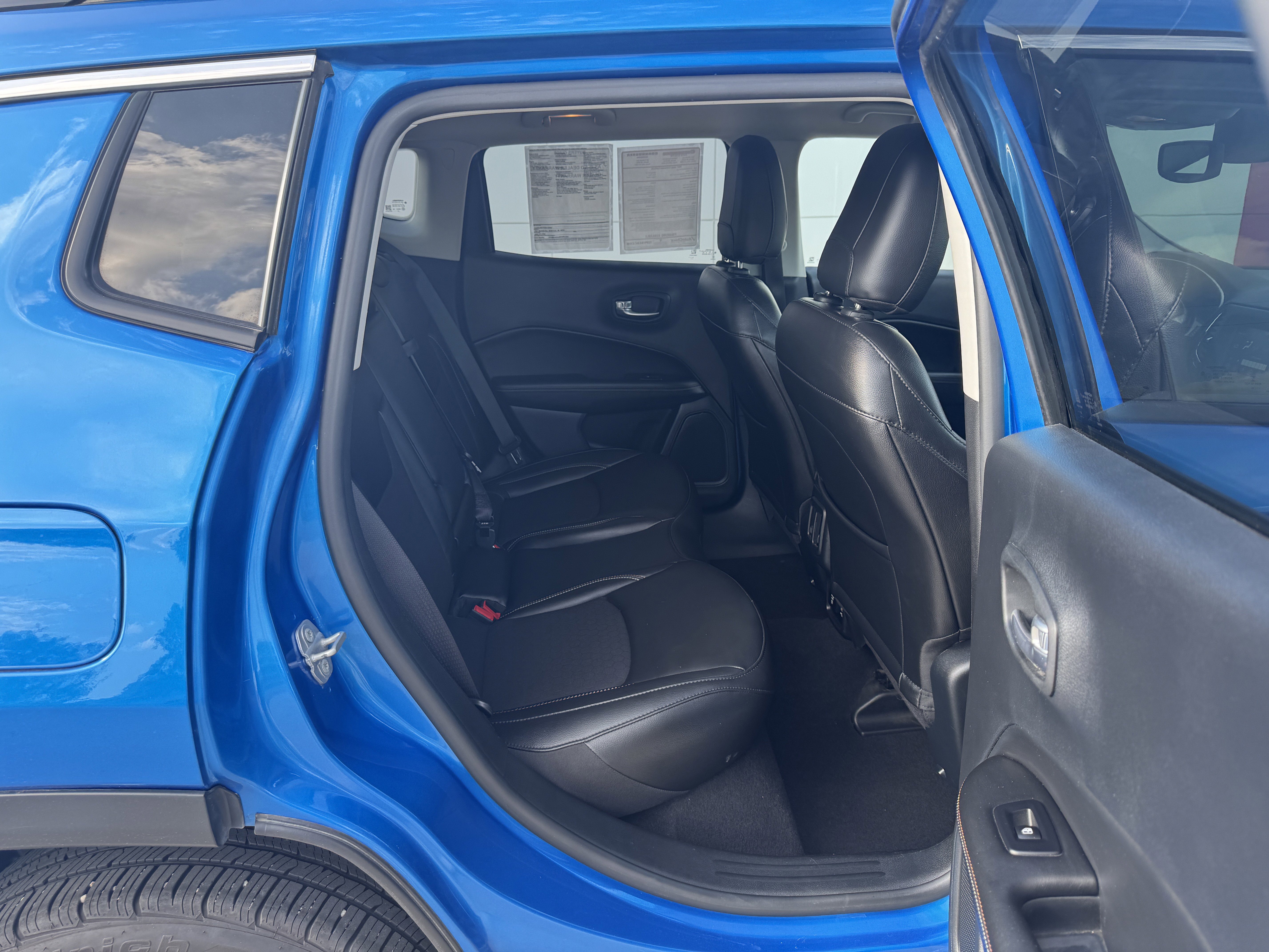 Certified 2021 Jeep Compass Latitude w/ Convenience Group image 12