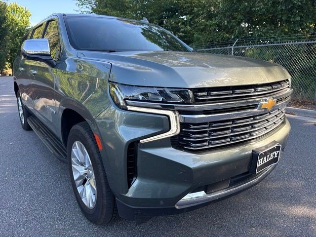 Used 2023 Chevrolet Suburban Premier AWD/4WD image 3
