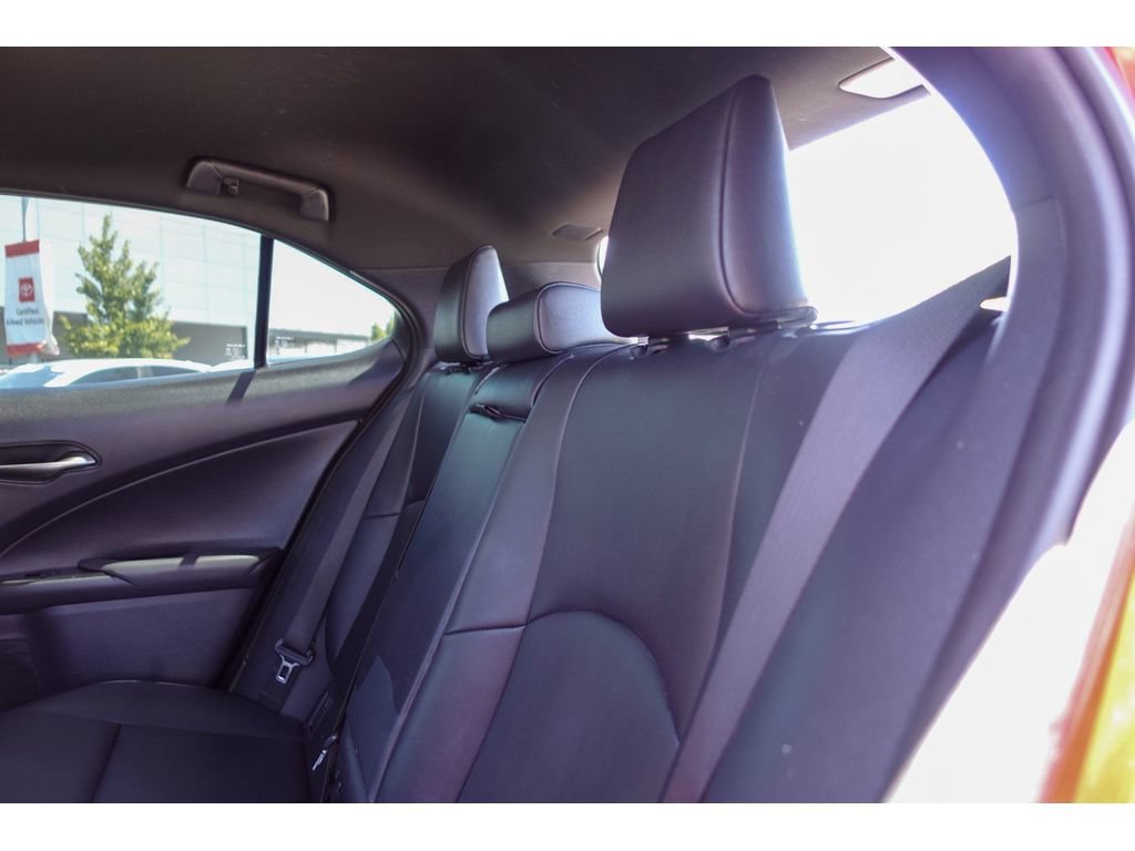 Used 2019 Lexus UX 200 w/ Premium Package FWD image 28
