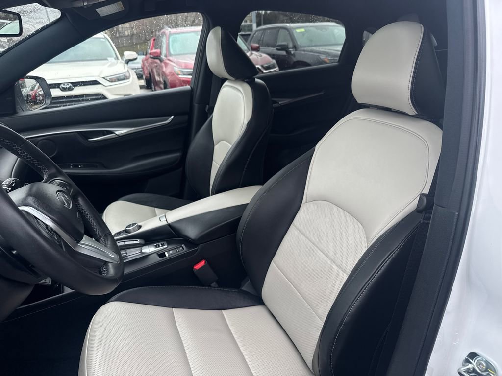 Used 2025 INFINITI QX55 Luxe w/ Cargo Package image 16