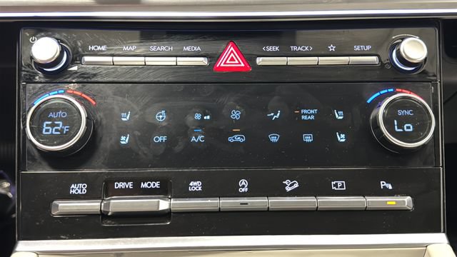 Used 2024 Hyundai Santa Fe Calligraphy AWD/4WD image 18