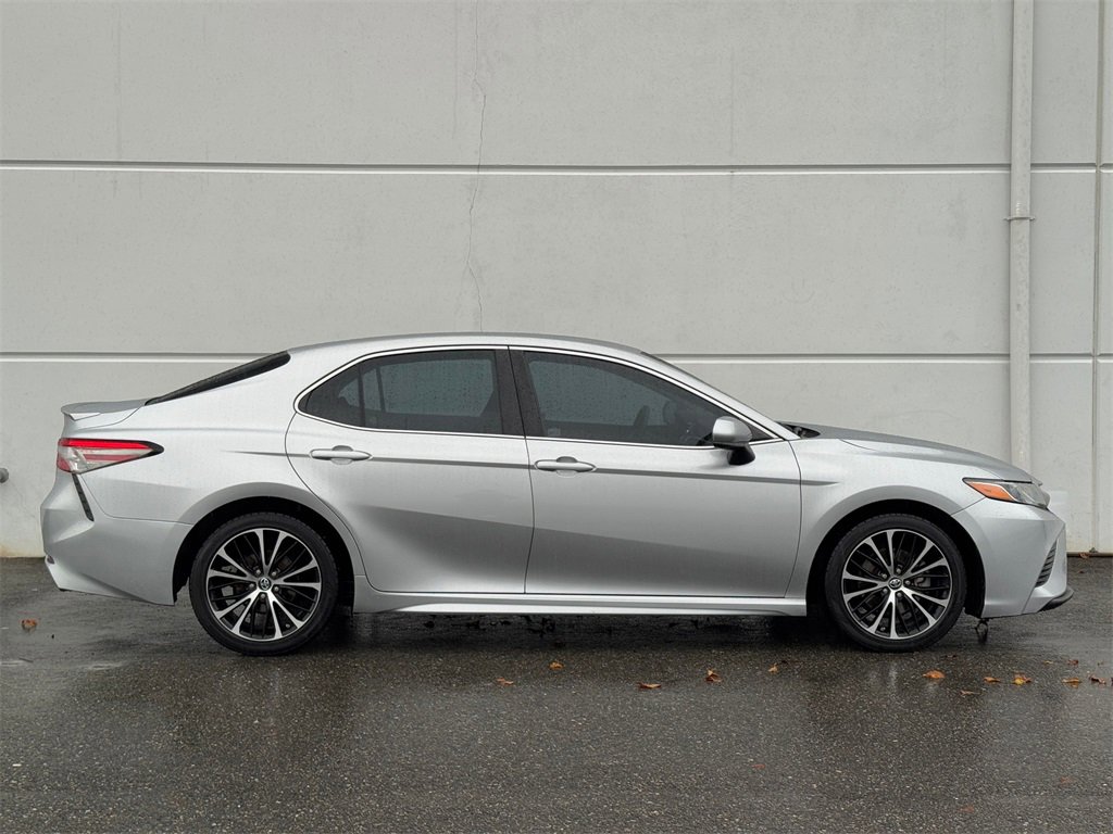 Certified 2018 Toyota Camry SE image 8