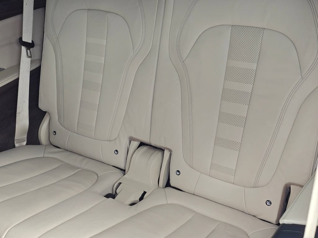 Used 2019 BMW X7 xDrive50i w/ M Sport Package AWD/4WD image 17