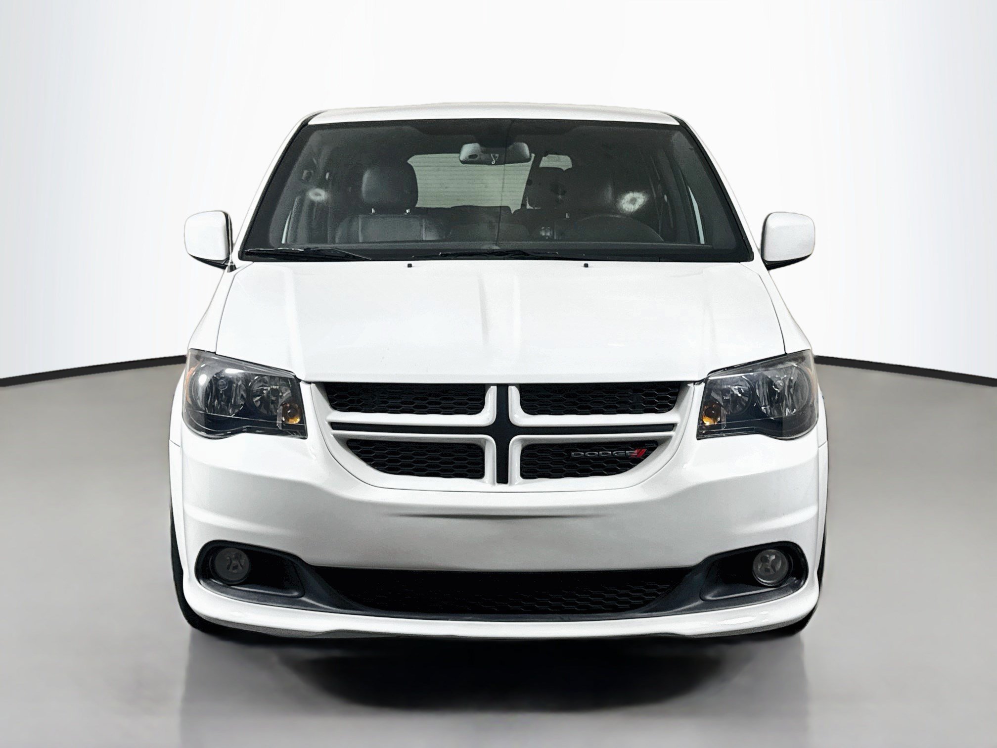 Used 2019 Dodge Grand Caravan GT FWD image 2