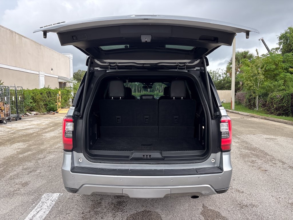 Used 2021 Ford Expedition Limited RWD image 9